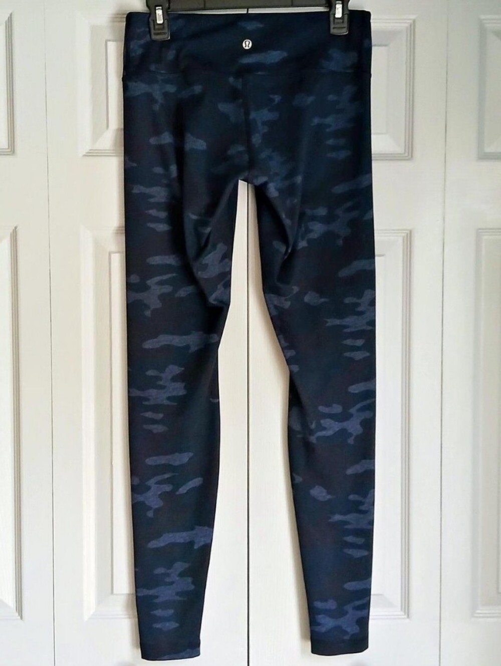 Lululemon Size 8 Blue Camo Leggings - Picture 5 of 9